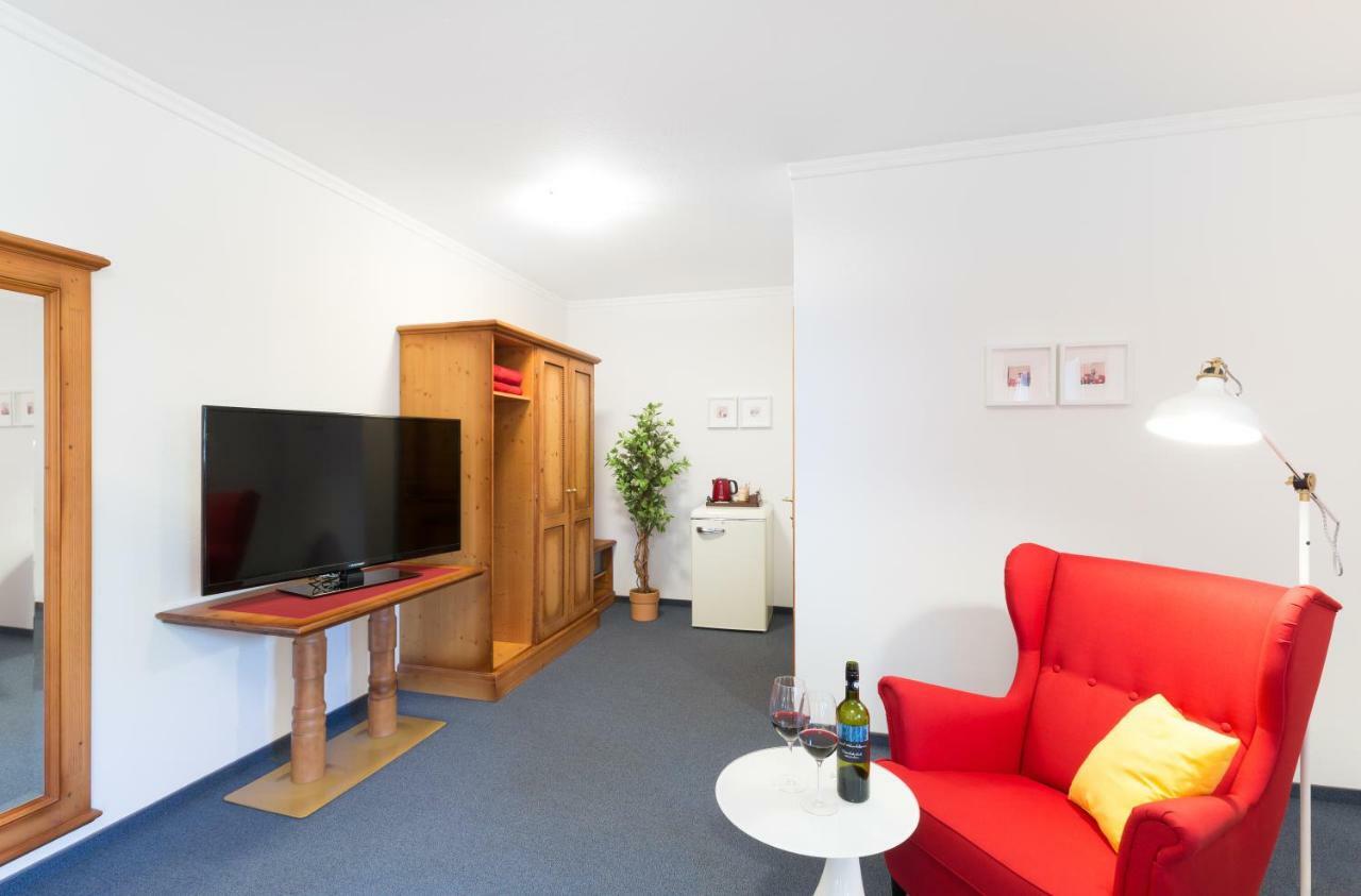 Hotel Garni Noeserlgut Linz Exterior photo